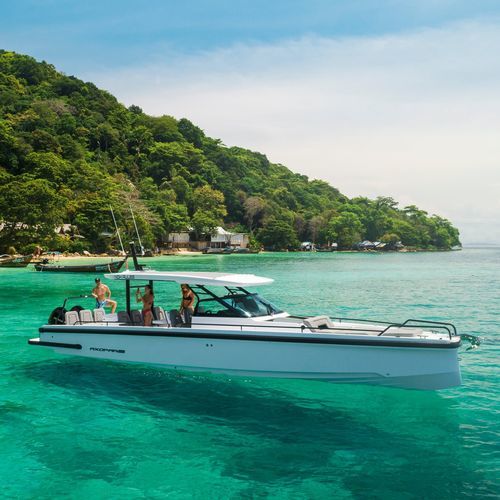 Outboard center console boat - 37 Sun Top - Axopar Boats Oy - twin-engine / soft-top / coastal cruising