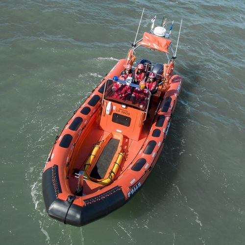 Military boat TX12.0 Vanguard International dive support boat