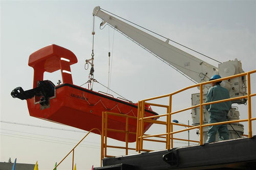 Lifeboat davit - Single Arm - Chongqing Guanheng Technology & Development - for ships / hydraulic
