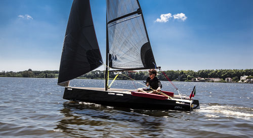 Single-handed sailing dinghy - Zen sailstyle - recreational