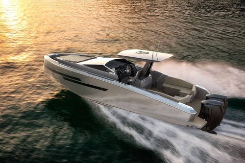 Outboard express cruiser - 34  - Icon Craft - diesel / twin-engine / open