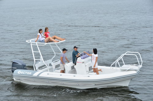 Outboard inflatable boat - RIB 650 - Vector Inflatables - RIB / center console / dive
