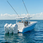 outboard center console boat