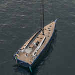 cruising sailing yacht