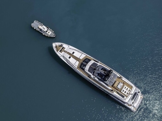 38m Custom Line 120 motor yacht Someday launched in Italy