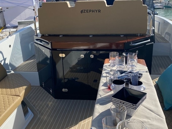 ZEPHYR800 Classic: Nostalgia and Luxury in the Mediterranean