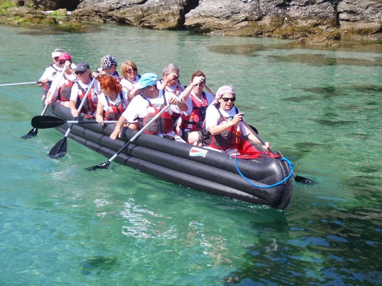 ADVENTURE TEAM: The Inflatable Canoe for 10 People