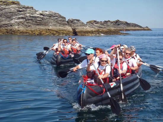 ADVENTURE TEAM: The Inflatable Canoe for 10 People