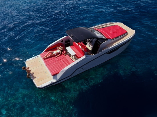 AUREA 30 CABIN - POWER CATAMARAN