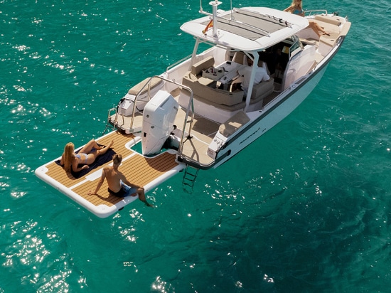 Spinera Boating Single Outboard Dock