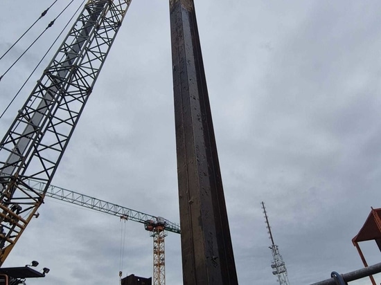 PVL promptly removed the sheet pile walls at Brunsbüttel Sea Lock