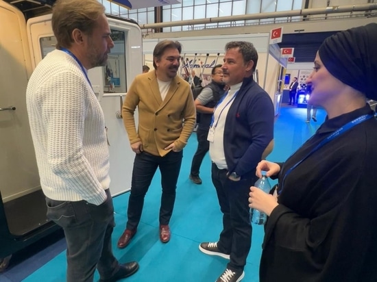 Aydın Acar Yacht Glass Visits METSTRADE 2025 to Strengthen Industry Connections