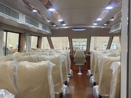 Decoration of the 16.7m passenger boat