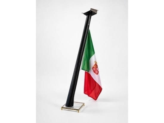 Skylink is Aguacarbon’s flagpole designed to combine identity, aesthetics and onboard connectivity.