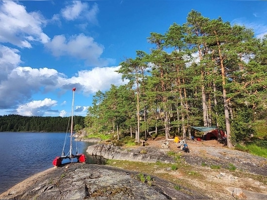 Multi-day adventure on Sweden's Lake STORA LE