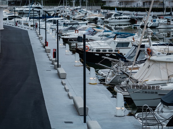 Club Nàutic Port d’Aro: 292 MARCONN Service Pedestals