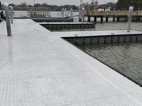 Project Profile: Floating Pier with Aluminium Tread Plates, Wuxi City