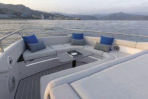 船外機エクスプレスクルーザー - VERVE 42 - Azimut - 三発機