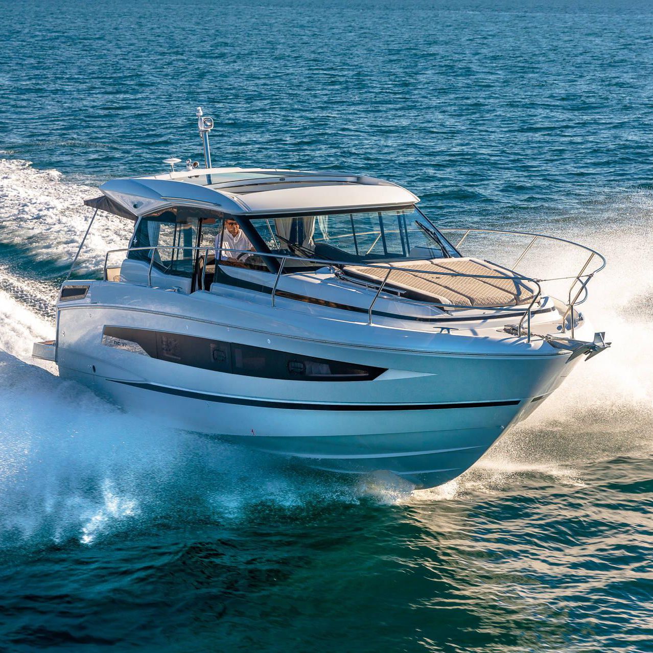 船内機エクスプレスクルーザー - NC 37 - Jeanneau - Motorboats