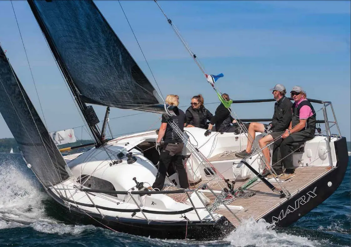 クルージング レースヨット Xp 33 X Yachts キャビン1室 バウスプリット付き