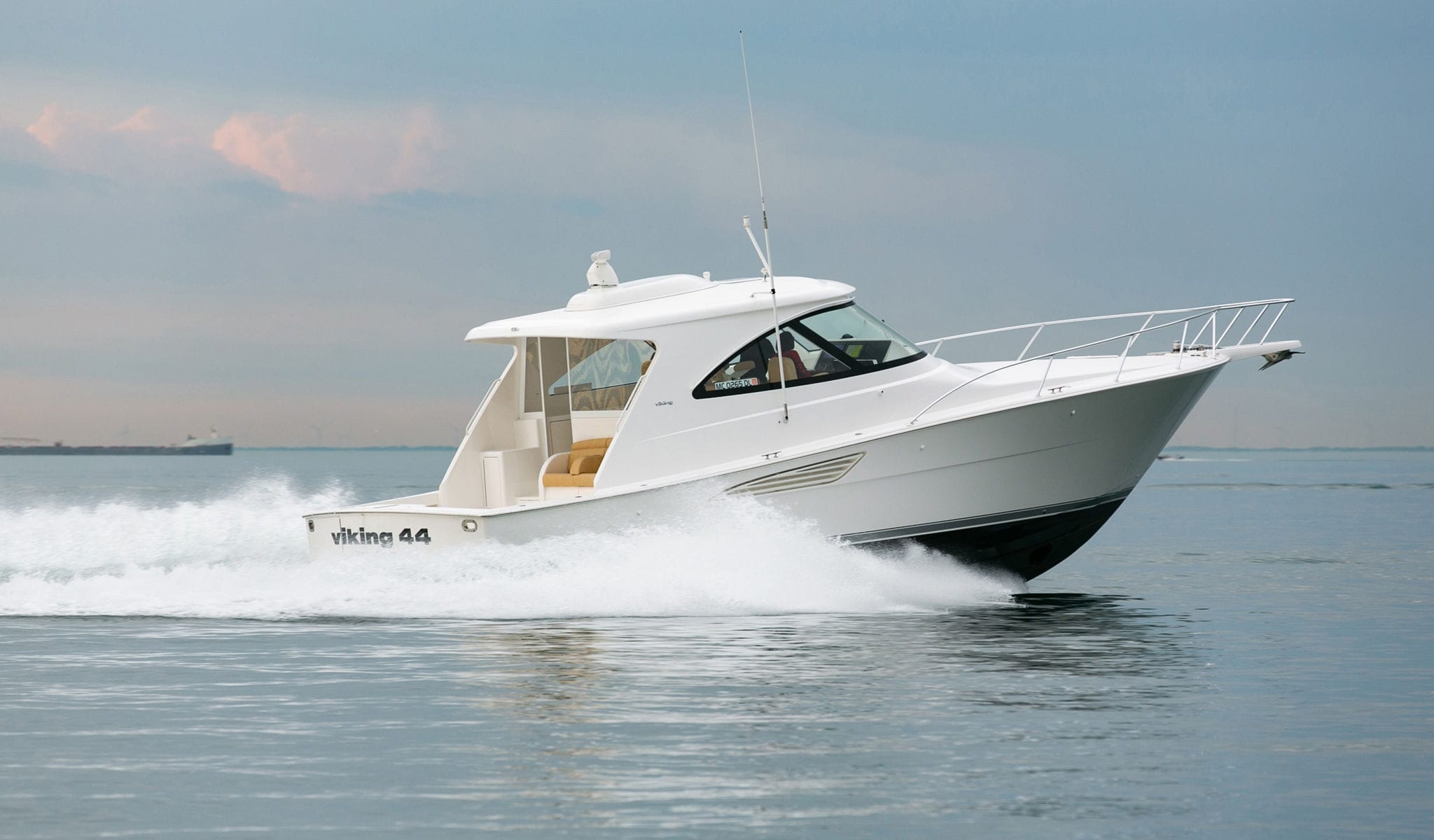 船内機エクスプレスクルーザー - 44SC - Viking Yachts - ハードトップ