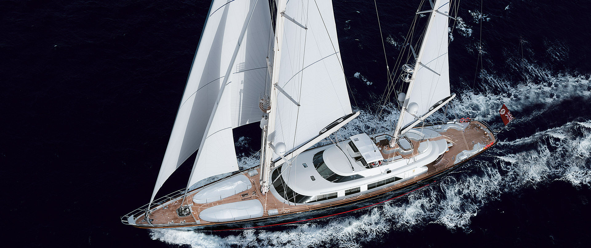クルージングセーリングスーパーヨット - TAMSEN - Perini Navi - 操舵