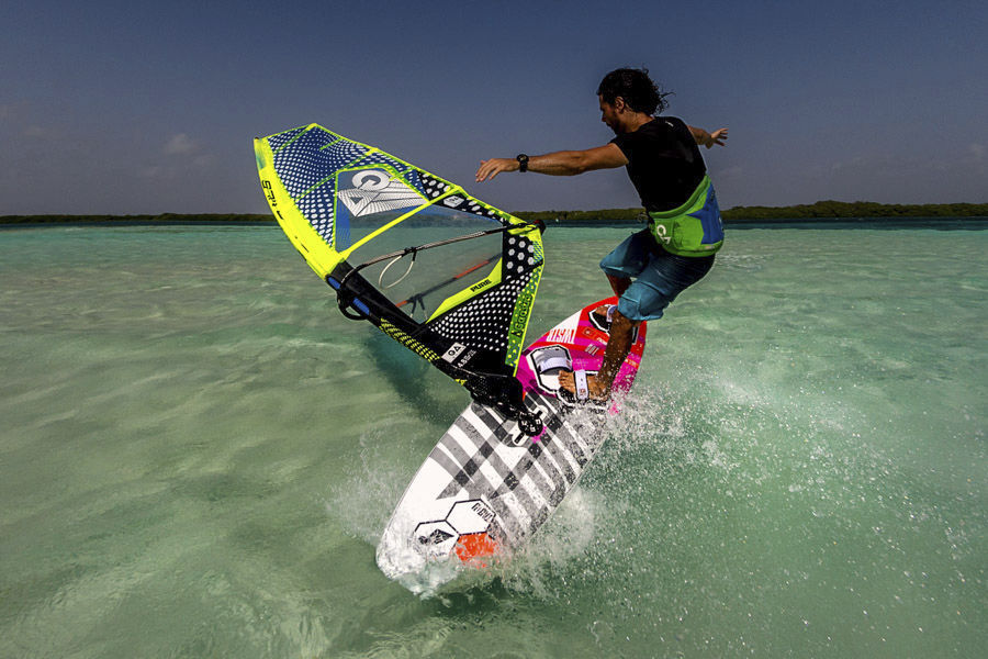 ウインドサーフィンタブーボード80ℓ