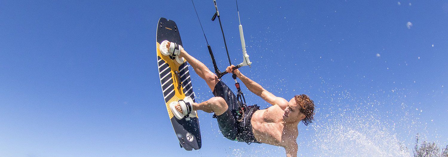 カイトサーフィン　新品 Cabrinha Spectrum ビィンディング付き Cabrinha Spectrum Kiteboard 2022 - The Watersports Centre