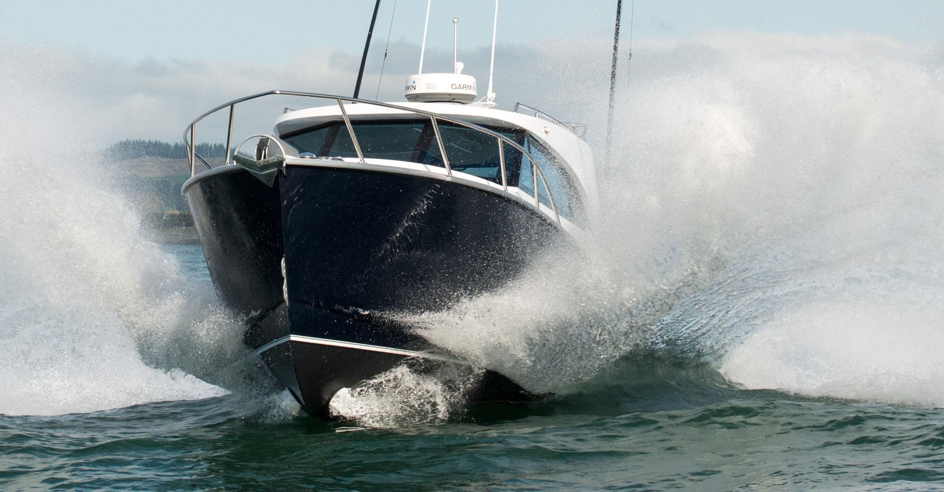 船内機エクスプレスクルーザー - CUSTOM 950 - Dickey Boats Limited