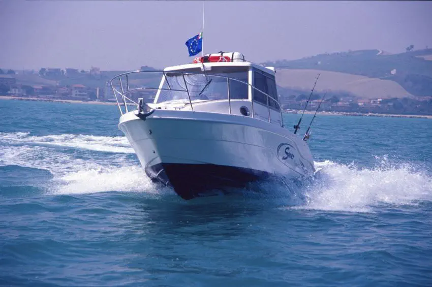 6人乗りの船 Treasure Boat] A used 7-seater Yanmar boat was on sale at an