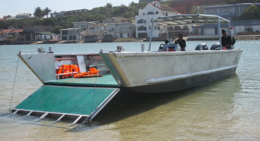 上陸用舟艇 (じょうりくようしゅうてい) JapaneseEnglish Dictionary JapaneseClass.jp