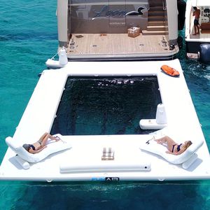 浮遊プール