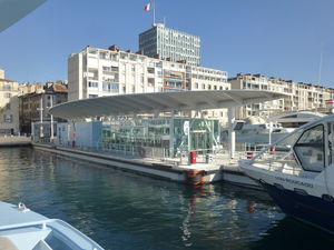 浮き桟橋 1