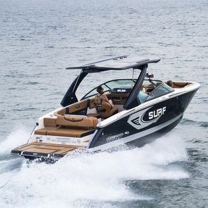船内機ランナバウトボート 1