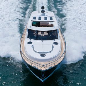 クルージングモーターヨット / スポーツ / ハードトップ / POD IPS