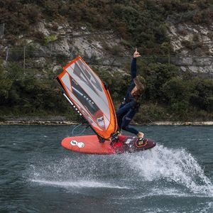 フリースタイルウインドサーフィンボード