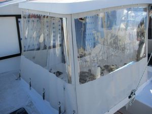 双胴船(カタマラン)用コックピットエンクロージャ 1