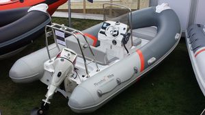 船外機インフレータブルボート 1