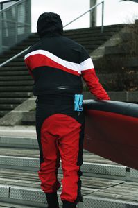 水上スポーツ用ドライスーツ