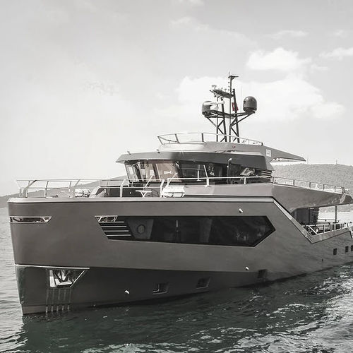 クルージングモーターヨット - ROCK - EVADNE YACHTS - ハードトップ / フライブリッジ / ベッド8台