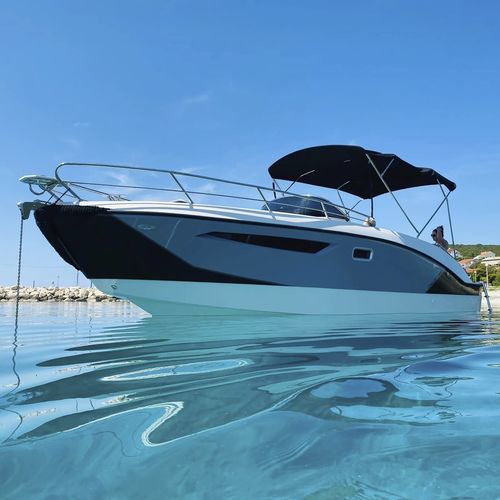 船外機キャビンクルーザ - Dylet 85 - Cantiere Nautica Trimarchi Srl - オープン / 9人 / 日光浴