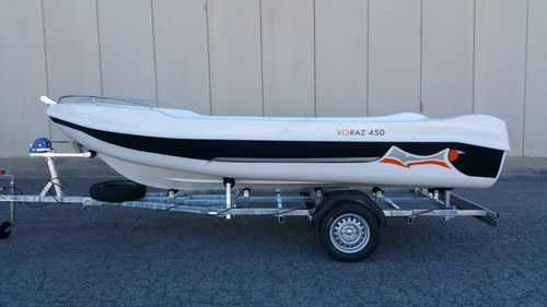 船外機センターコンソールボ－ト - VORAZ 450 BOTE - VORAZ Astilleros - ダイビング / スポーツフィッシング / 6人