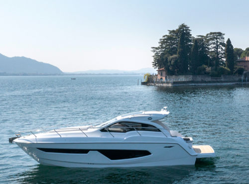 船内機エクスプレスクルーザー - C3X  - Sessa Marine - 船外機 / ツインエンジン / ハードトップ