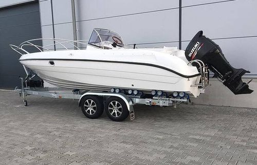 船外機デイクルーザー - V630  - Boatbuilding Motor Yacht Sp. Z o.o. - リジットハル / オープン / センターコンソール