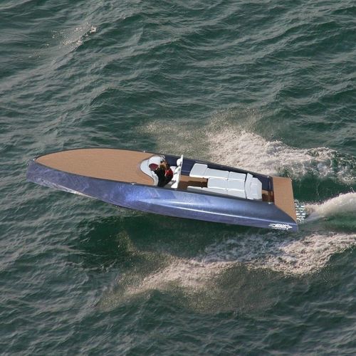 船内機エクスプレスクルーザー - M40 FALCON - Aeleos Composites - 船外機 / 電動式 / ツインエンジン