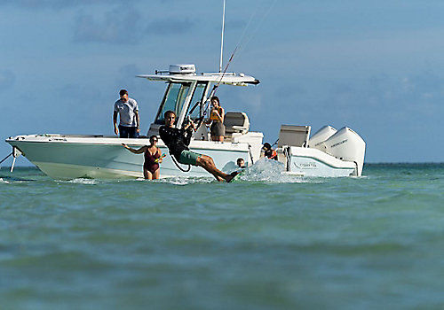 船外機ベイボート - 280 DAUNTLESS - Boston Whaler - ツインエンジン / センターコンソール / オープン