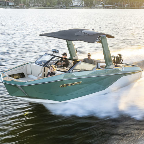 ウェイクボードランナバウトボート - G23 - Nautique Boat Company - 船内機 / デュアルコンソール / バウライダー