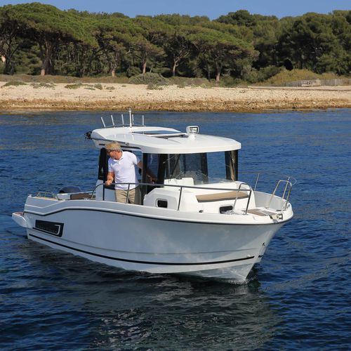 船外機キャビンクルーザ - MERRY FISHER 795 SPORT - Jeanneau - Motorboats - 操舵室あり / 高速 / スポーツフィッシング