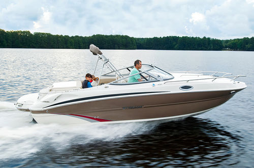 船内機キャビンクルーザ - 235CR - Stingray Boats - オープン / 12人 / ベッド3台