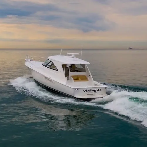 海辺の船 20391-16179198.webp